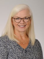 Kelli Maddox image